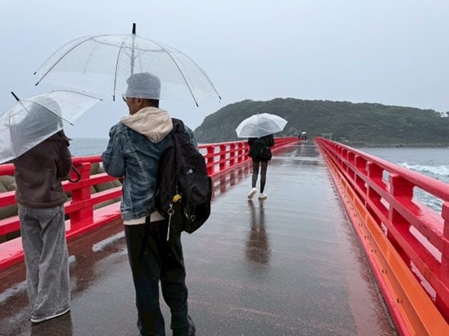 地元の人々から「神の島」と呼ばれ、信仰を集める雄島