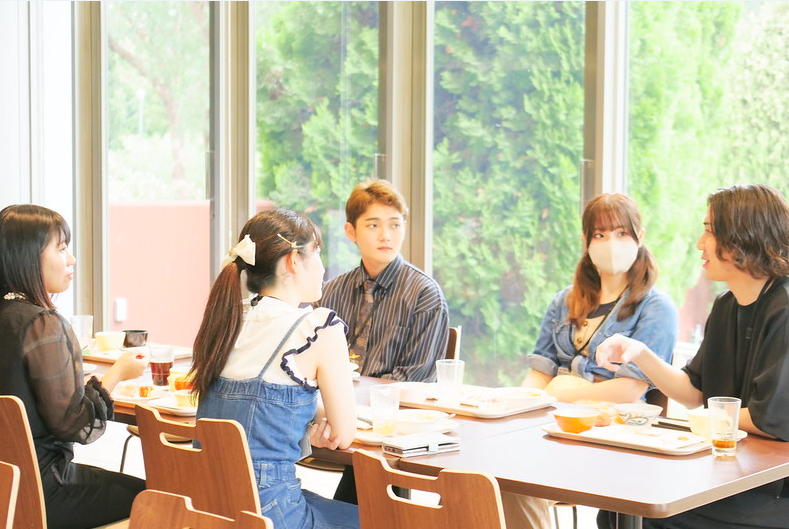 グループワークやピアメンタリングの様子(参加者同士の交流)