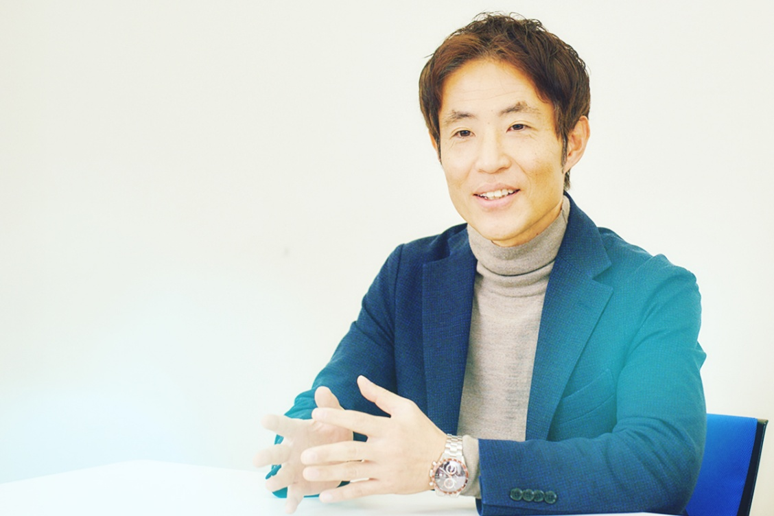 東山氏
